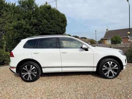 Volkswagen Touareg 3.0 TDI V6 BlueMotion Tech R-Line Tiptronic 4WD Euro 6 (s/s) 5dr 6