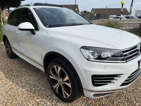 Volkswagen Touareg 3.0 TDI V6 BlueMotion Tech R-Line Tiptronic 4WD Euro 6 (s/s) 5dr 9