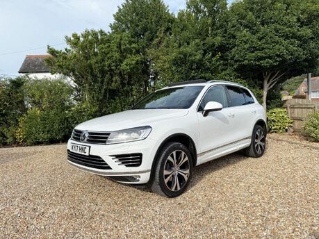 Volkswagen Touareg 3.0 TDI V6 BlueMotion Tech R-Line Tiptronic 4WD Euro 6 (s/s) 5dr