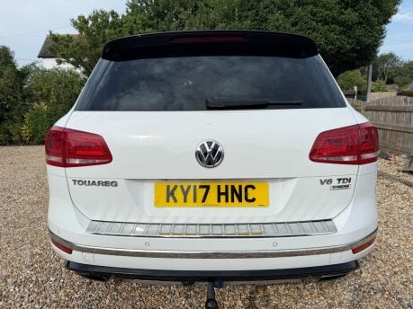 Volkswagen Touareg 3.0 TDI V6 BlueMotion Tech R-Line Tiptronic 4WD Euro 6 (s/s) 5dr 11