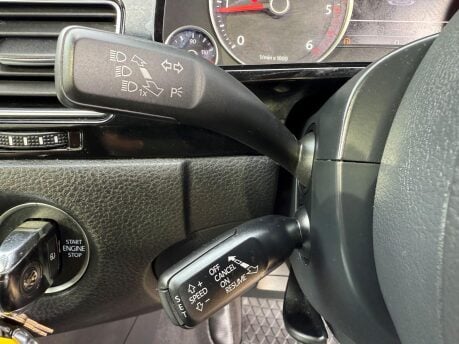 Volkswagen Touareg 3.0 TDI V6 BlueMotion Tech R-Line Tiptronic 4WD Euro 6 (s/s) 5dr 18