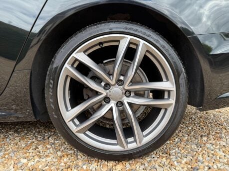 Audi A6 2.0 TDI ultra Black Edition S Tronic Euro 6 (s/s) 5dr 11