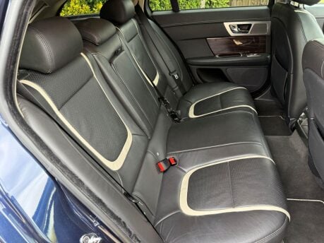 Jaguar XF 2.2d Portfolio Sportbrake Auto Euro 5 (s/s) 5dr 25