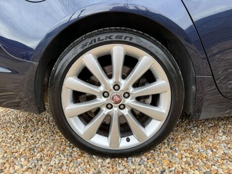 Jaguar XF 2.2d Portfolio Sportbrake Auto Euro 5 (s/s) 5dr 14