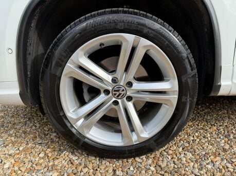 Volkswagen Tiguan 2.0 TDI BlueMotion Tech R-Line DSG 4WD Euro 5 (s/s) 5dr (Nav) 12
