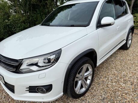 Volkswagen Tiguan 2.0 TDI BlueMotion Tech R-Line DSG 4WD Euro 5 (s/s) 5dr (Nav) 5