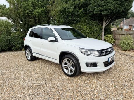 Volkswagen Tiguan 2.0 TDI BlueMotion Tech R-Line DSG 4WD Euro 5 (s/s) 5dr (Nav) 2
