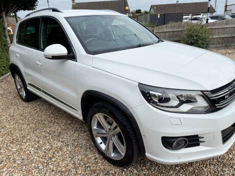Volkswagen Tiguan 2.0 TDI BlueMotion Tech R-Line DSG 4WD Euro 5 (s/s) 5dr (Nav) 7