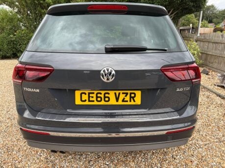 Volkswagen Tiguan 2.0 TDI BlueMotion Tech SEL Euro 6 (s/s) 5dr 11