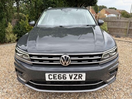 Volkswagen Tiguan 2.0 TDI BlueMotion Tech SEL Euro 6 (s/s) 5dr 8
