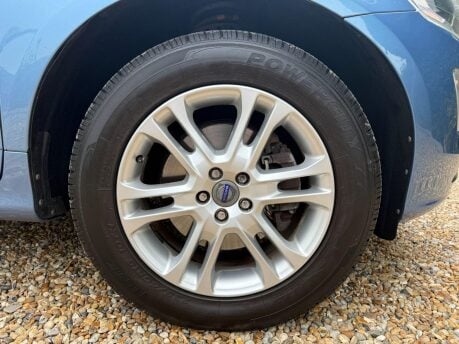 Volvo XC60 2.4 D5 SE Lux Nav Geartronic AWD Euro 5 5dr 14