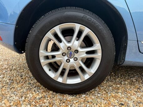 Volvo XC60 2.4 D5 SE Lux Nav Geartronic AWD Euro 5 5dr 15