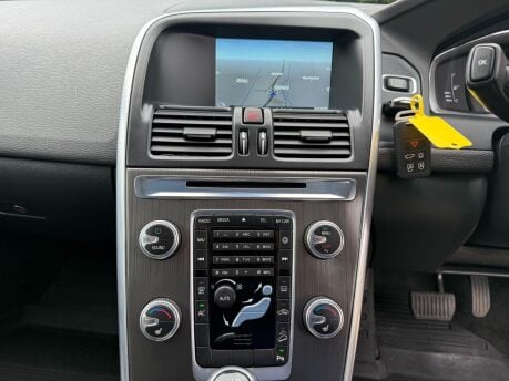 Volvo XC60 2.4 D5 SE Lux Nav Geartronic AWD Euro 5 5dr 21