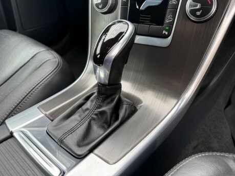 Volvo XC60 2.4 D5 SE Lux Nav Geartronic AWD Euro 5 5dr 20