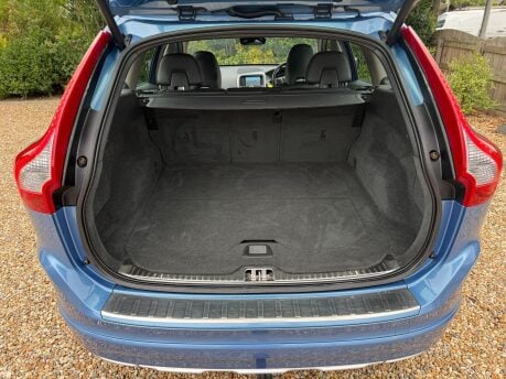 Volvo XC60 2.4 D5 SE Lux Nav Geartronic AWD Euro 5 5dr 26