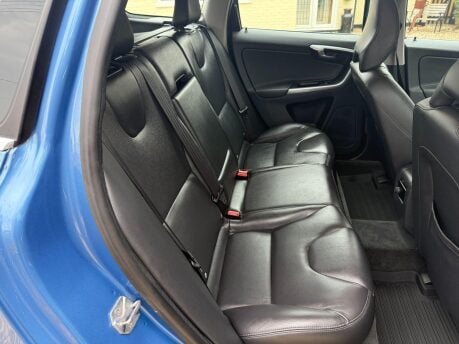 Volvo XC60 2.4 D5 SE Lux Nav Geartronic AWD Euro 5 5dr 25