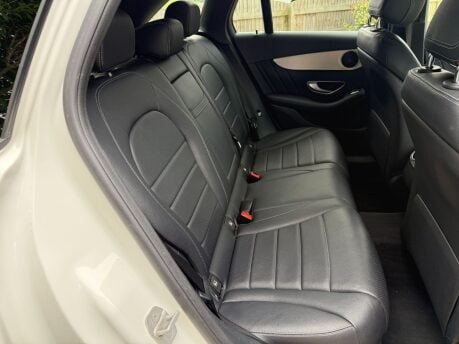 Mercedes-Benz GLC 2.1 GLC250d AMG Line G-Tronic 4MATIC Euro 6 (s/s) 5dr 26