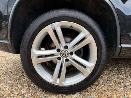 Volkswagen Tiguan 2.0 TDI BlueMotion Tech R-Line Edition DSG 4WD Euro 6 (s/s) 5dr 14