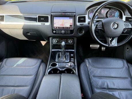 Volkswagen Touareg 3.0 TDI V6 BlueMotion Tech R-Line Plus Tiptronic 4WD Euro 6 (s/s) 5dr 22