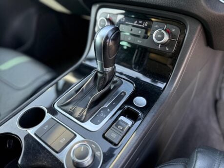 Volkswagen Touareg 3.0 TDI V6 BlueMotion Tech R-Line Plus Tiptronic 4WD Euro 6 (s/s) 5dr 21