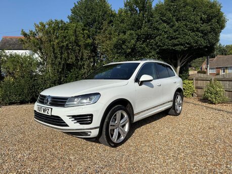 Volkswagen Touareg 3.0 TDI V6 BlueMotion Tech R-Line Plus Tiptronic 4WD Euro 6 (s/s) 5dr