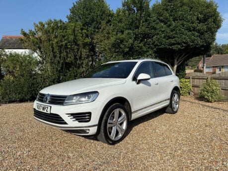 Volkswagen Touareg 3.0 TDI V6 BlueMotion Tech R-Line Plus Tiptronic 4WD Euro 6 (s/s) 5dr 1