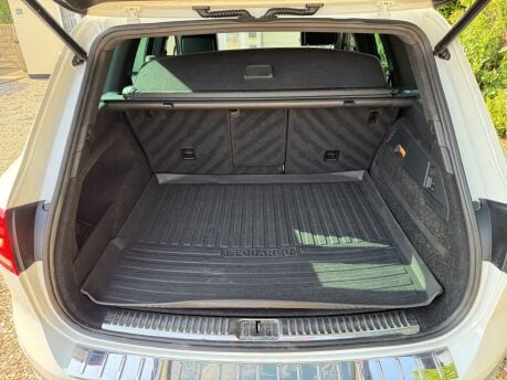 Volkswagen Touareg 3.0 TDI V6 BlueMotion Tech R-Line Plus Tiptronic 4WD Euro 6 (s/s) 5dr 25