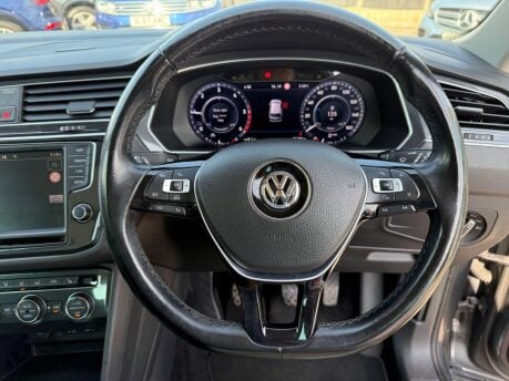 Volkswagen Tiguan 2.0 TDI BlueMotion Tech SEL 4Motion Euro 6 (s/s) 5dr 18