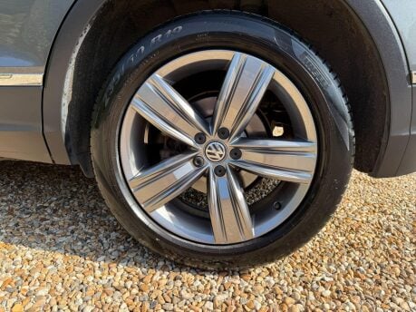 Volkswagen Tiguan 2.0 TDI BlueMotion Tech SEL 4Motion Euro 6 (s/s) 5dr 13