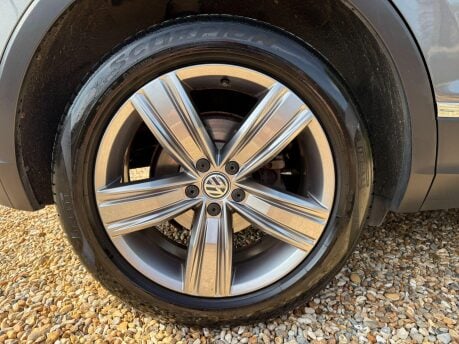 Volkswagen Tiguan 2.0 TDI BlueMotion Tech SEL 4Motion Euro 6 (s/s) 5dr 16