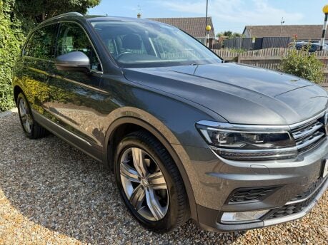 Volkswagen Tiguan 2.0 TDI BlueMotion Tech SEL 4Motion Euro 6 (s/s) 5dr 9
