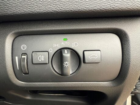 Volvo V40 2.0 T3 Pro Euro 6 (s/s) 5dr 21