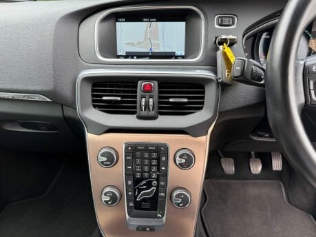 Volvo V40 2.0 T3 Pro Euro 6 (s/s) 5dr 18