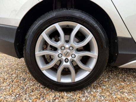 Volvo V40 2.0 T3 Pro Euro 6 (s/s) 5dr 14