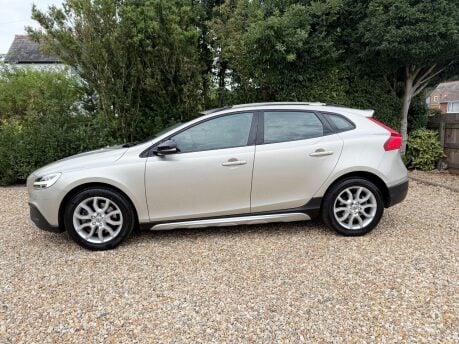 Volvo V40 2.0 T3 Pro Euro 6 (s/s) 5dr 3