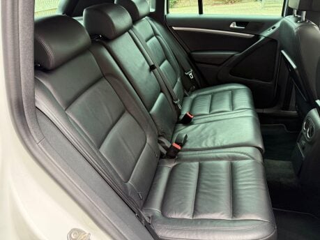Volkswagen Tiguan 2.0 TDI BlueMotion Tech R-Line Edition DSG 4WD Euro 6 (s/s) 5dr 22