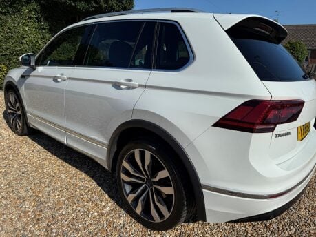 Volkswagen Tiguan 2.0 TDI R-Line DSG Euro 6 (s/s) 5dr 12
