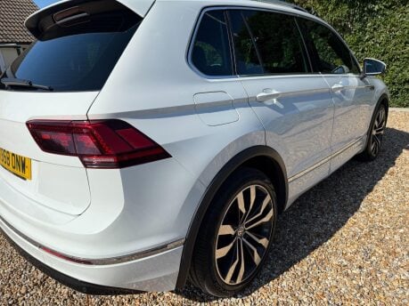 Volkswagen Tiguan 2.0 TDI R-Line DSG Euro 6 (s/s) 5dr 10