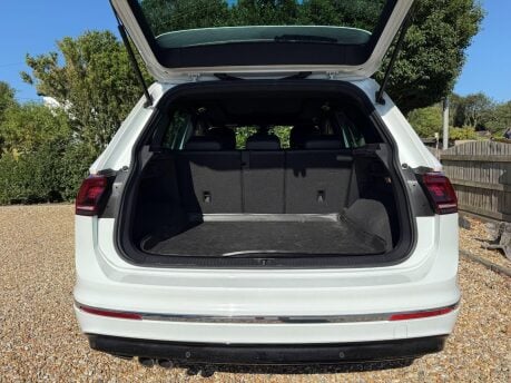 Volkswagen Tiguan 2.0 TDI R-Line DSG Euro 6 (s/s) 5dr 17
