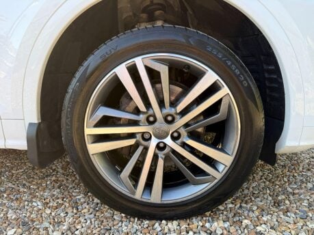 Audi Q5 2.0 TDI 40 S line S Tronic quattro Euro 6 (s/s) 5dr 15