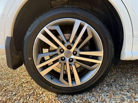 Audi Q5 2.0 TDI 40 S line S Tronic quattro Euro 6 (s/s) 5dr 16