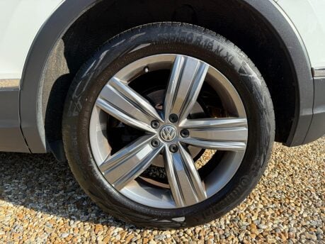 Volkswagen Tiguan 2.0 TDI BlueMotion Tech SEL DSG 4Motion Euro 6 (s/s) 5dr 13