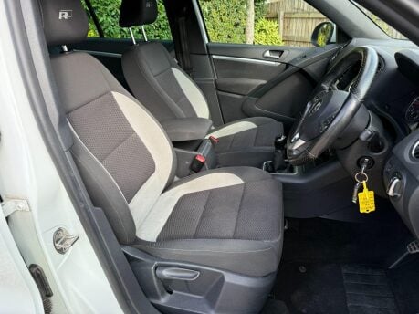 Volkswagen Tiguan 2.0 TDI BlueMotion Tech R-Line 4WD Euro 6 (s/s) 5dr 16