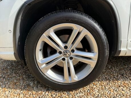 Volkswagen Tiguan 2.0 TDI BlueMotion Tech R-Line 4WD Euro 6 (s/s) 5dr 12