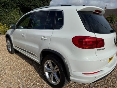 Volkswagen Tiguan 2.0 TDI BlueMotion Tech R-Line 4WD Euro 6 (s/s) 5dr 10