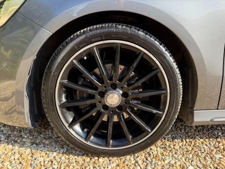 Mercedes-Benz A Class 2.1 A200d AMG Line (Premium) 7G-DCT Euro 6 (s/s) 5dr 12