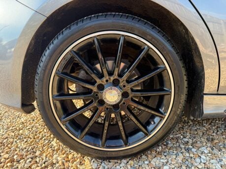 Mercedes-Benz A Class 2.1 A200d AMG Line (Premium) 7G-DCT Euro 6 (s/s) 5dr 14