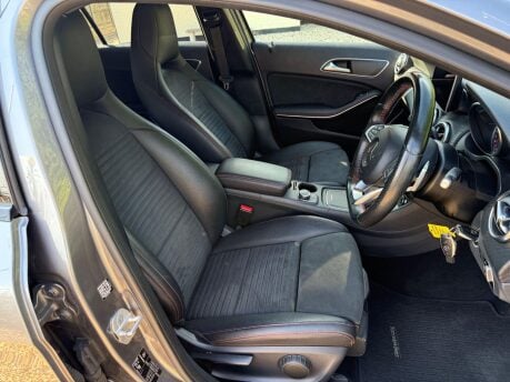 Mercedes-Benz A Class 2.1 A200d AMG Line (Premium) 7G-DCT Euro 6 (s/s) 5dr 18