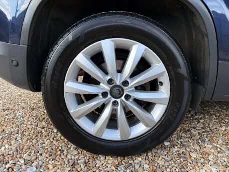 Volkswagen Tiguan 2.0 TDI BlueMotion Tech Match DSG 4WD Euro 5 (s/s) 5dr 16