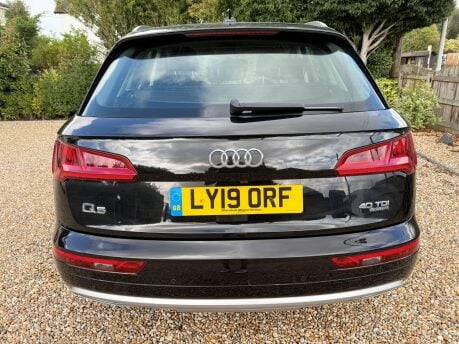 Audi Q5 2.0 TDI 40 Sport S Tronic quattro Euro 6 (s/s) 5dr 9